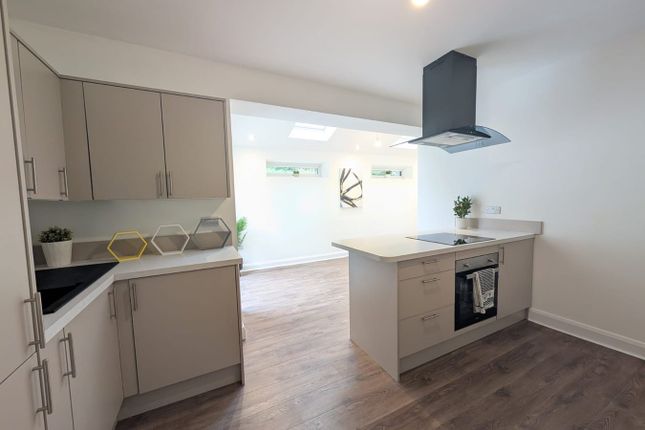 25, Parkwood Road, Shipley photo 4