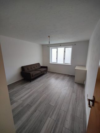 Shared accommodation to rent in Fenman Gardens, Ilford