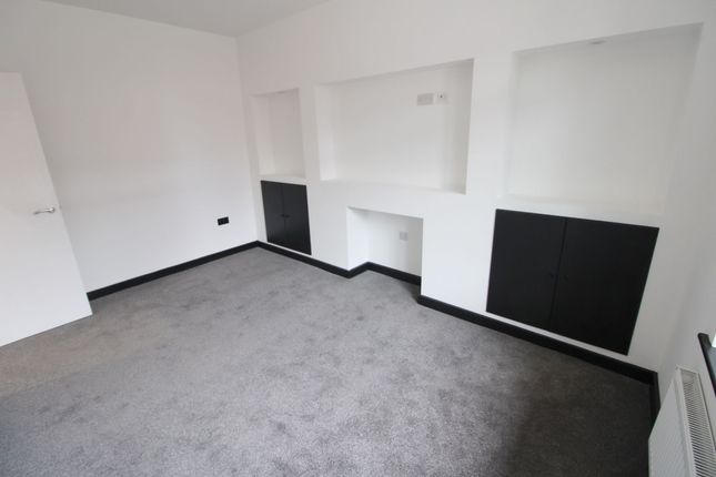 107 Billinge Road, Wigan photo 3