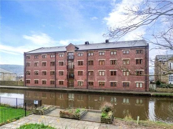 Thumbnail Flat for sale in Canal Road, Riddlesden, Keighley, West Yorkshire