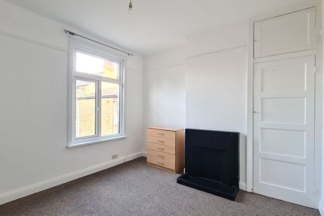 57a Greenford Avenue, London photo 3