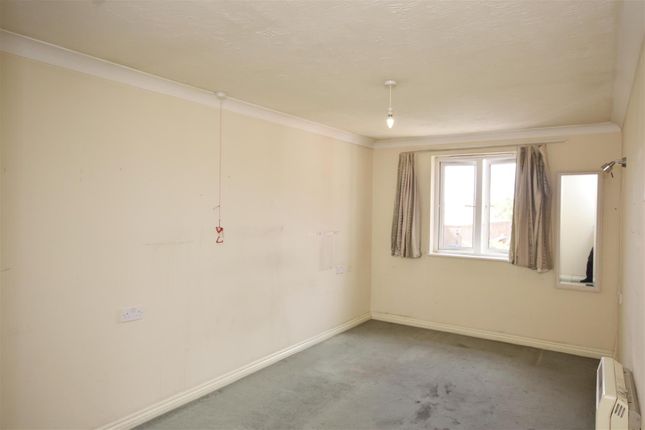 Flat 23, Padfield Court, Forty Avenue, Middlesex photo 4
