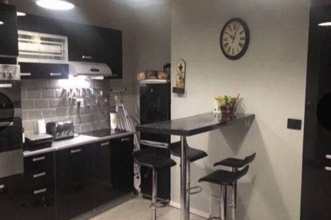 End terrace house to rent in Recreation Place, Leeds