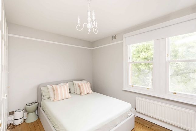 9, Grove Footpath, Surbiton photo 5