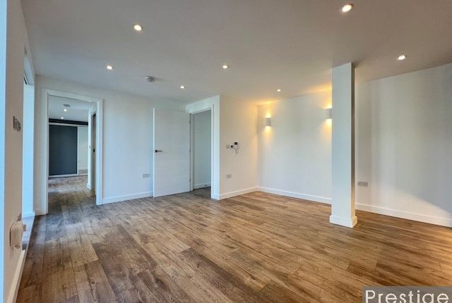 4, 77, Brent Street, London photo 5
