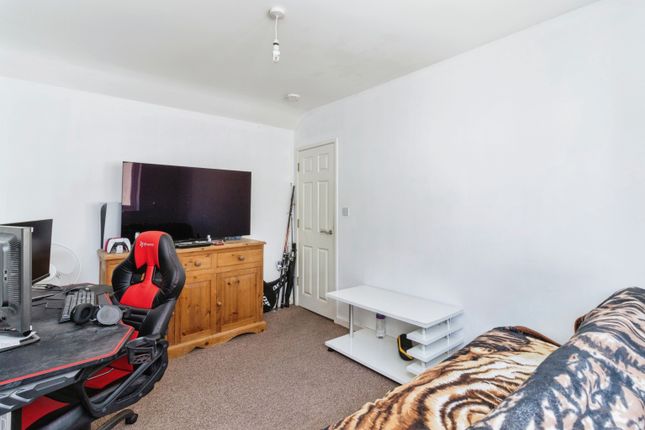 FLAT 2, 31, New Street, Devon photo 3