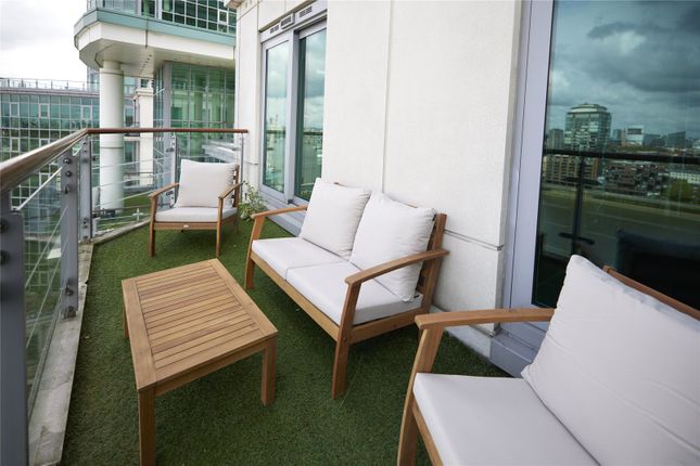 Flat for sale in Hamilton House, 6 St. George Wharf