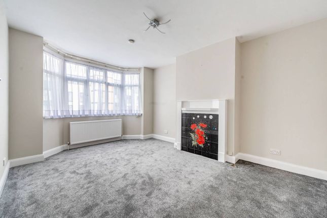 Flat to rent in Harrow View, Harrow