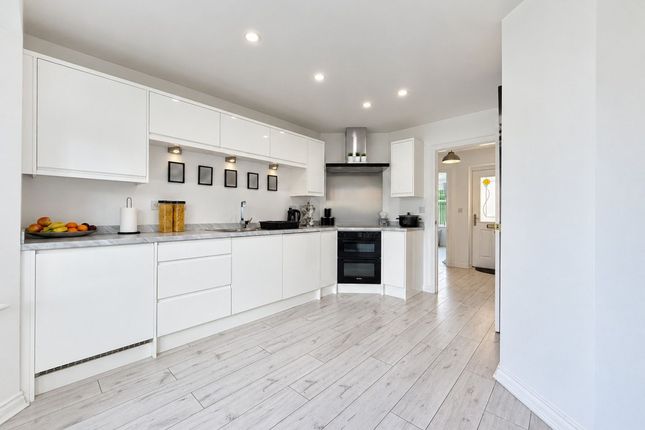 3 Glamis Close, Prenton photo 3