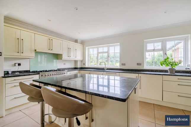 Hill Croft, Hayes Lane, Horsham photo 4