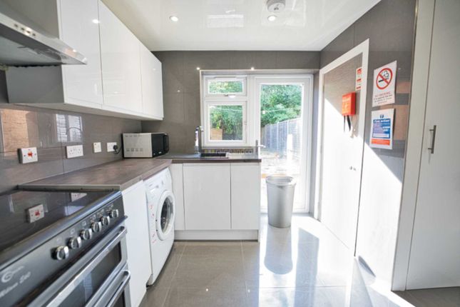 48, Willow Way, Hatfield photo 3