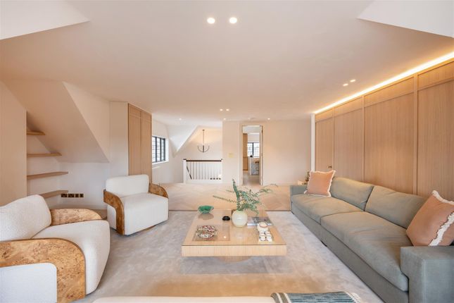 Flat 5, Walton House, Walton Street, London photo 3