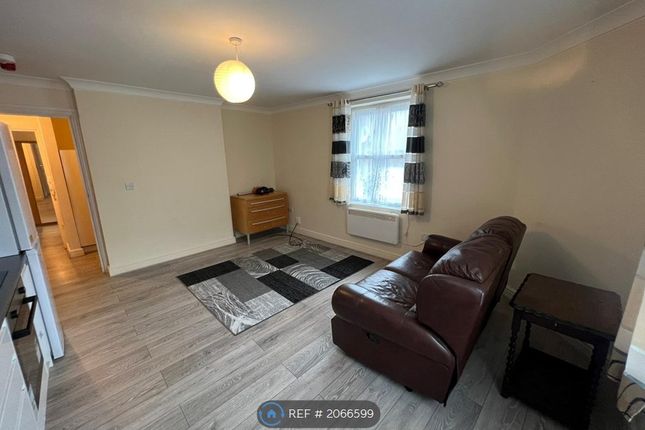 Flat to rent in Melville Road, England