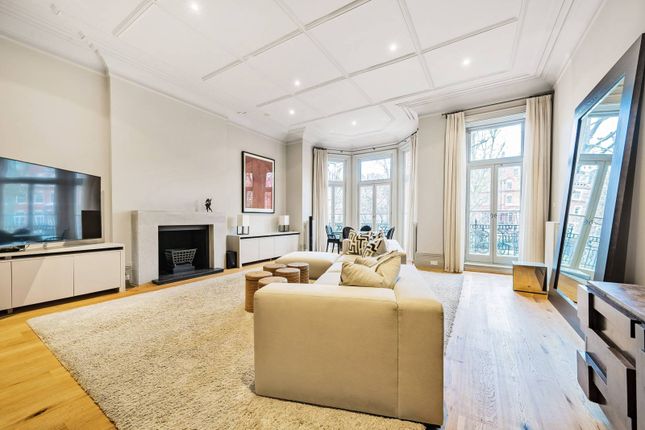 Flat for sale in Barkston Gardens, South Kensington, London