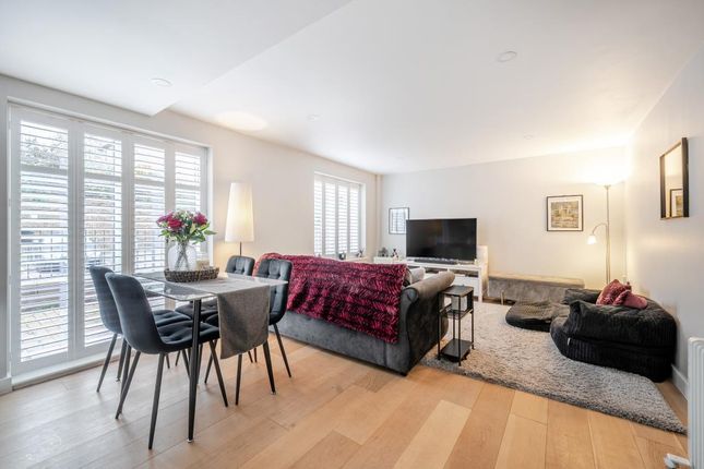 FLAT A, Chesham, Chesham photo 2