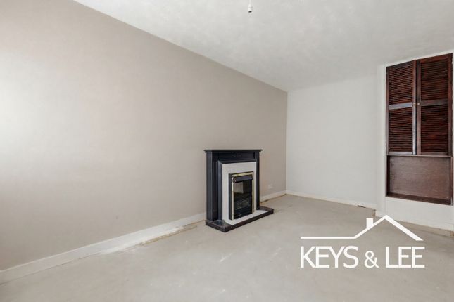 51 Charlotte Gardens, Romford, Greater London photo 2