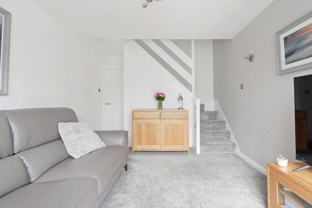 25, Windermere Avenue, Dronfield photo 3