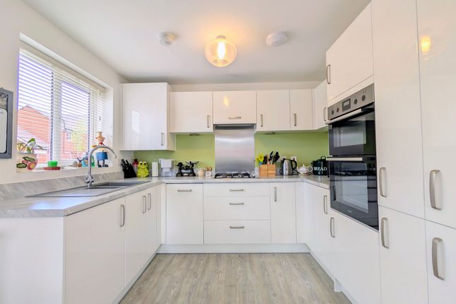 19 Flowe Drive, Wantage photo 4