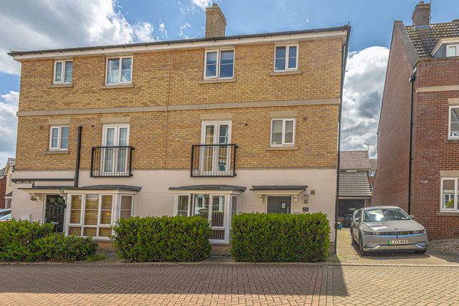 Thumbnail Town house for sale in College Lane, Basildon