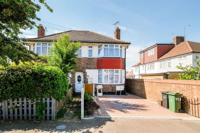 2-bed flat on 161, Cherrydown Avenue, Chingford, £340,000