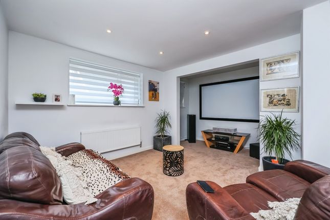 58, Andrews Drive, Nottingham photo 4