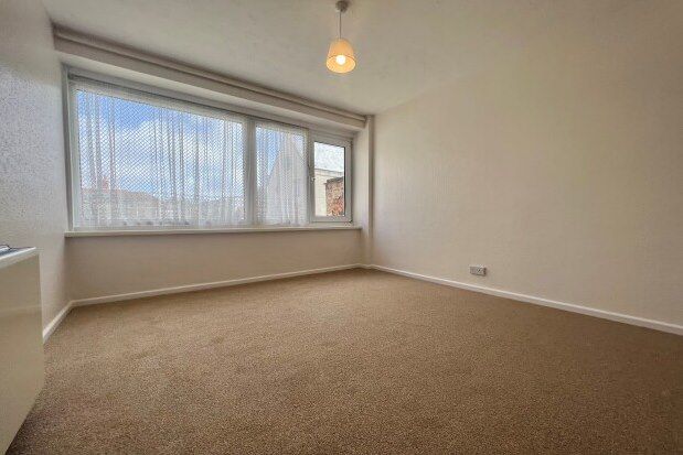 Flat to rent in -, Portsmouth