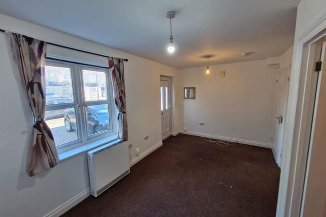 24, High Street, Hornchurch photo 3