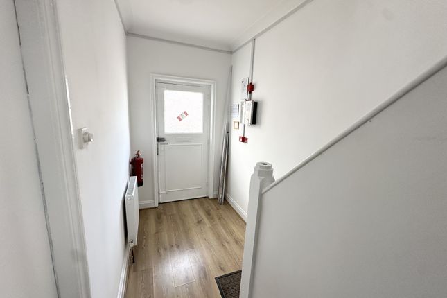 77 Springfield Mount,, Springfield Mount, Colindale photo 5