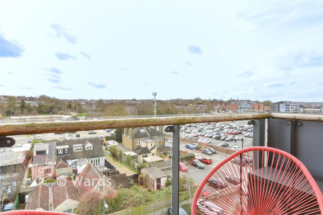 1-bed flat on The Boathouse, Ocean Drive, Gillingham, £150,000
