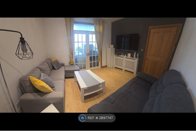 Kenilworth Avenue, Romford photo 3