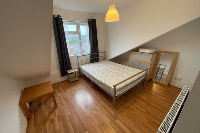 Burley Lodge Road, Leeds photo 5
