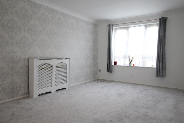 Flat for sale in Ainsley Close, Edmonton