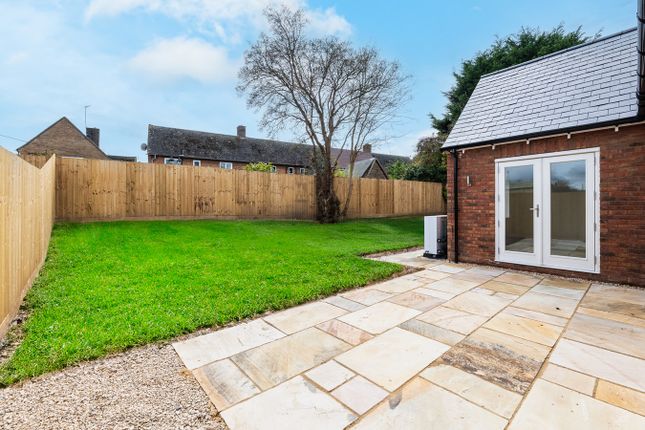 Detached bungalow for sale in Top Street, Northend, Southam
