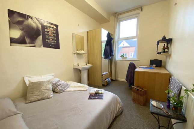 Bright And Neatly Furnished Double Bedroom With A ...