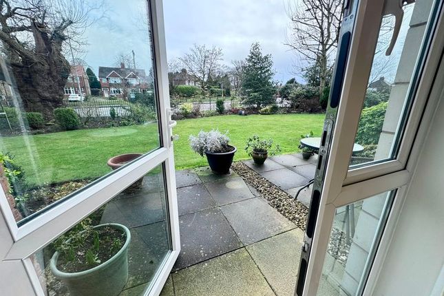 16 Bernard Court, Chester Road, Holmes Chapel photo 3