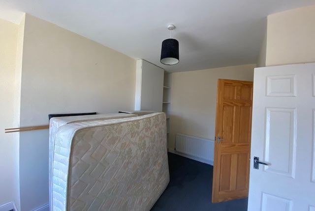18a, HIGHFIELD ROAD, BRADFORD photo 4