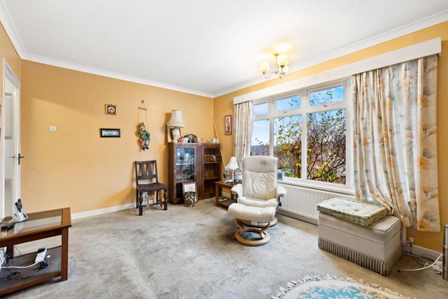 13, Charles Close, Hove photo 3