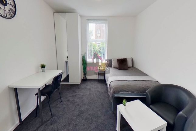 Room to rent in Bedsit Room Gildabrook Road, Salford, Manchester