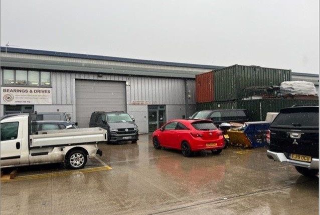 Industrial to let in Fleming Road, Waltham Abbey