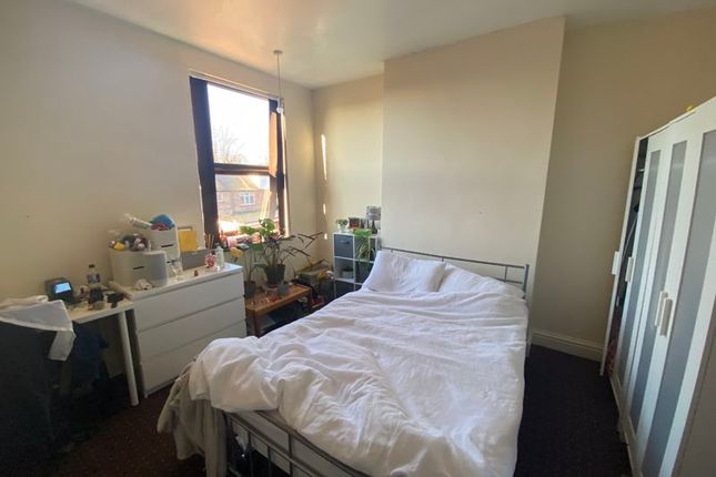 Harlaxton Drive, Nottingham photo 4