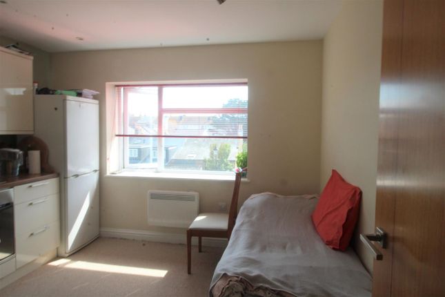 Flat for sale in Queens Road, Worthing, West Sussex