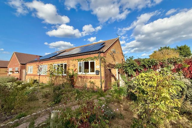 2-bed bungalow on 26, Thurne Rise, Great Yarmouth, £230,000