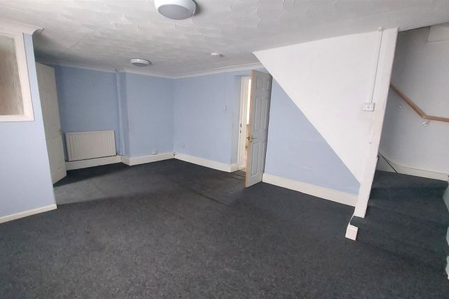 32, Castle Street, Maesteg photo 3
