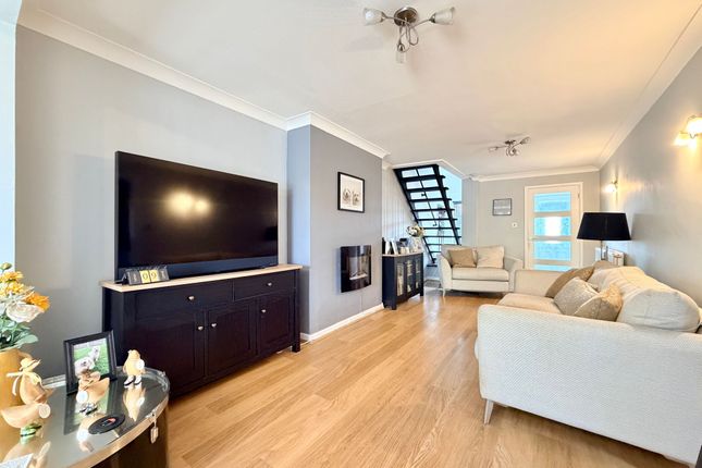 74 Freeman Road, Didcot photo 3