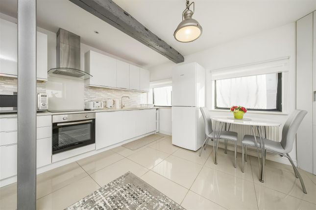 Flat for sale in Charles Street, Windsor