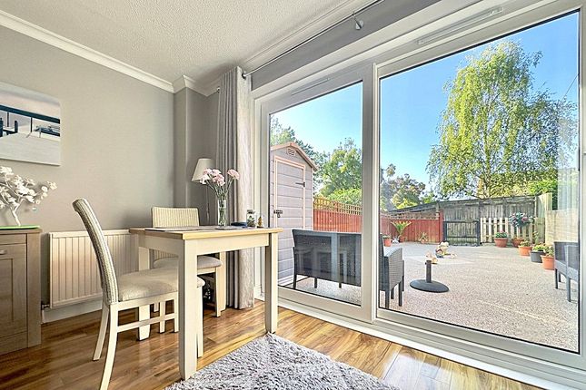 17, Chambers Close, Devon photo 4