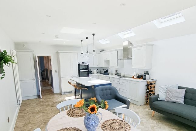 63, Palmerston Road, London photo 2