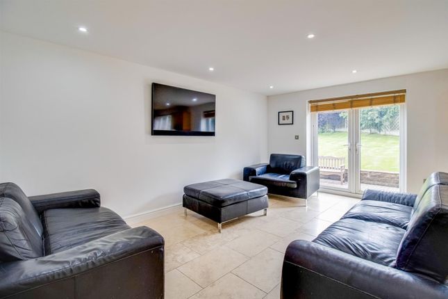 20a, Walton Station Lane, Wakefield photo 4