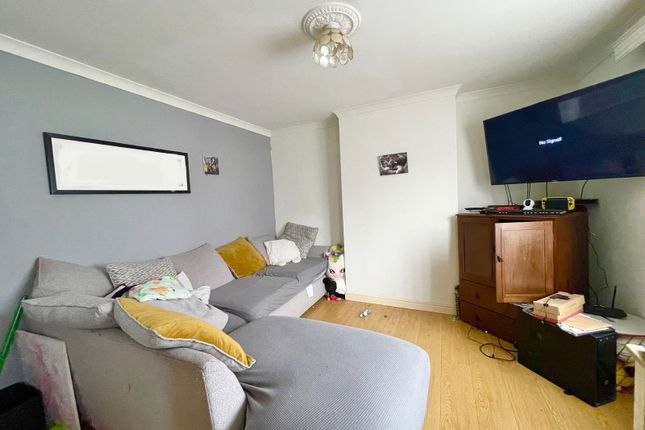 12, Rise Walk, Hull photo 2