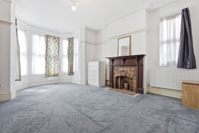 Dupli 82A,, Aldersbrook Road, London photo 4